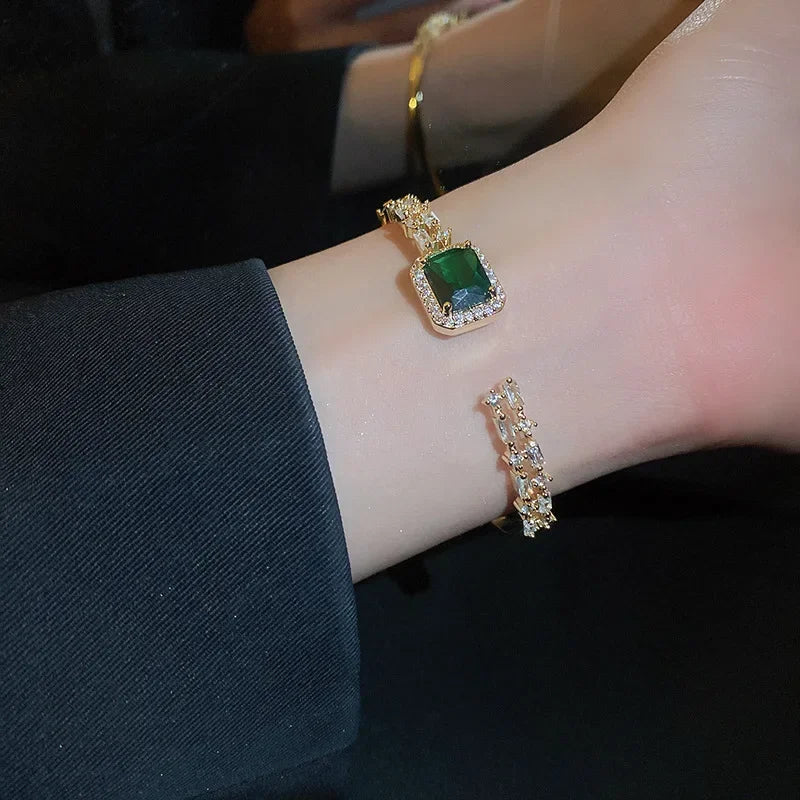 Bracelet Manchette Zircon Carré – Élégance