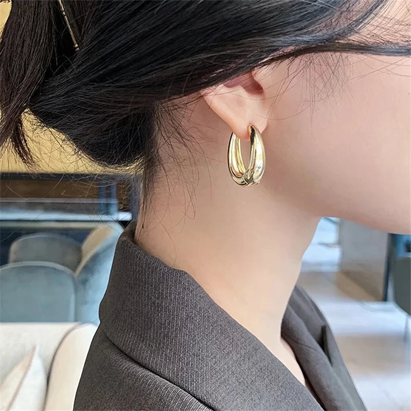 Boucles d’Oreilles Créoles – Métal Élégant
