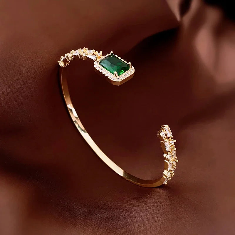 Bracelet Manchette Zircon Carré – Élégance