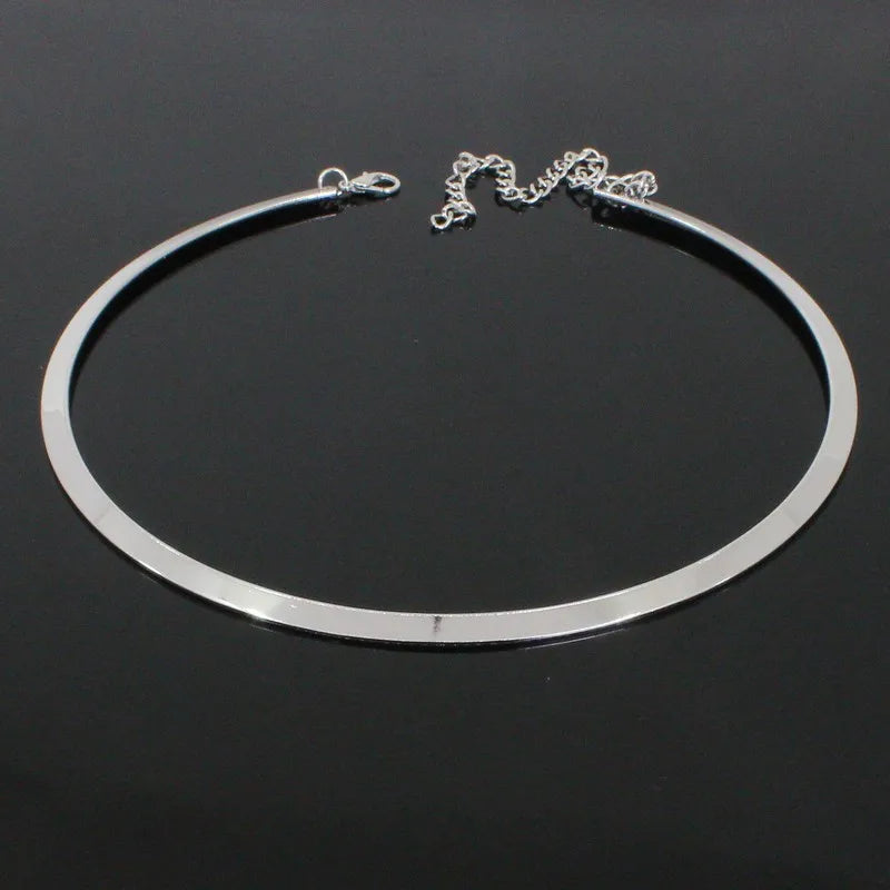 Collier Torque Gothique – Métal Élégant