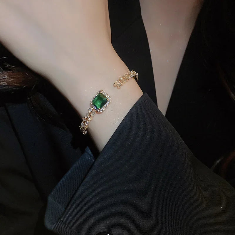 Bracelet Manchette Zircon Carré – Élégance