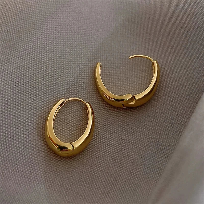 Boucles d’Oreilles Créoles – Métal Élégant