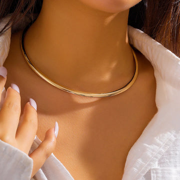 Collier Torque Gothique – Métal Élégant