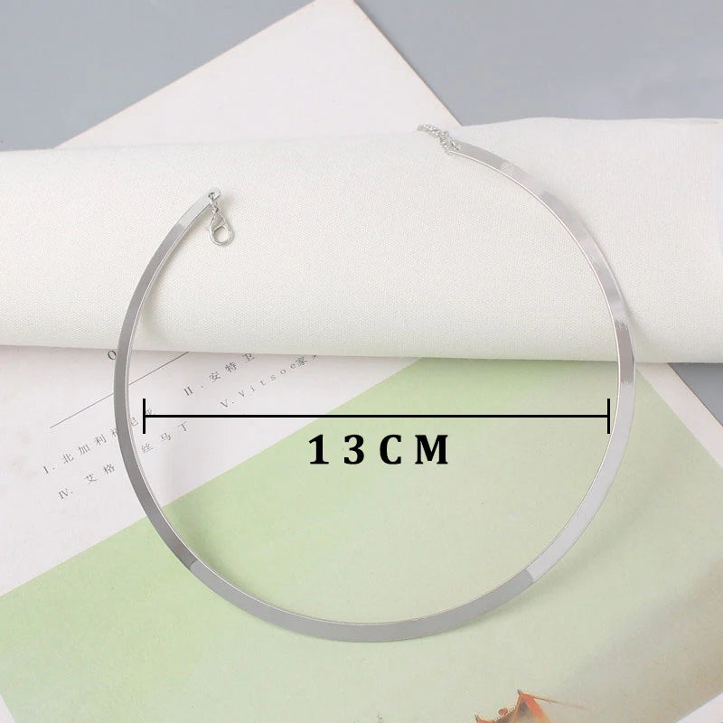 Collier Torque Gothique – Métal Élégant