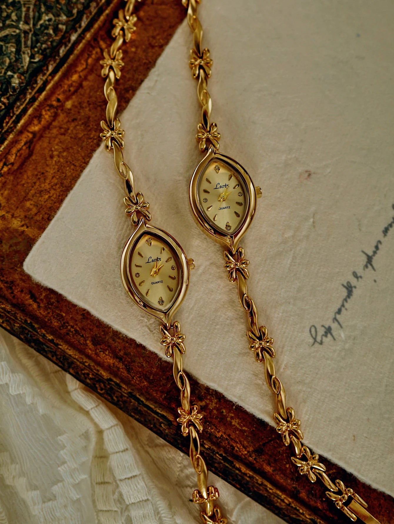Montre Femme Rétro – Or Élégant